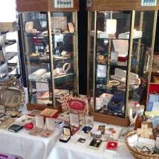 Jewerly and Small Collectables