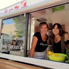 Betty Rocker's Street Kitchen Julianne Bowman and Jeannine Bowman