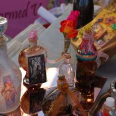 Oil candles, vase & fairy lights