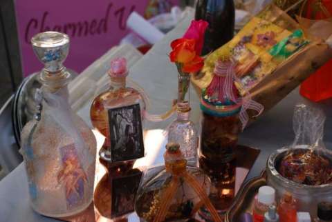Oil candles, vase & fairy lights