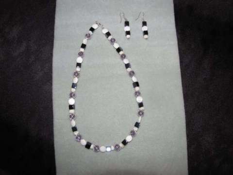 Black & White Necklace Earrimgs