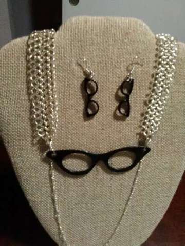 Glasses/Teacher Necklace Set
