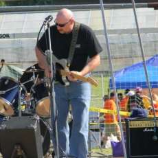 Keeping everyone on the dance floor!