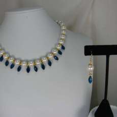 Akoya Shell pearls & Swarovski Crystals Necklace & Earring Set