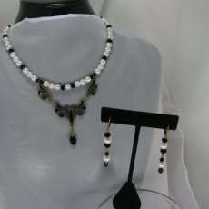 Vintage Style Earring and necklace set