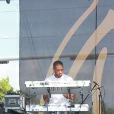 Carnival on The Mile-1