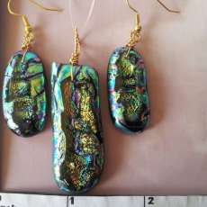 Fusion glass pendant set