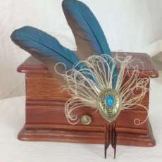 Blue macaw and turquoise hair comb