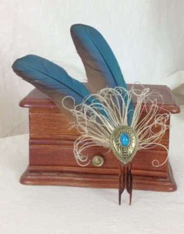 Blue macaw and turquoise hair comb