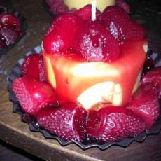 strawberry cheesecake candle from bakery collection