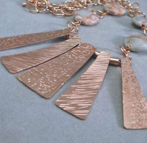 Fan necklace