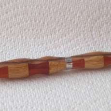 A segmented pen