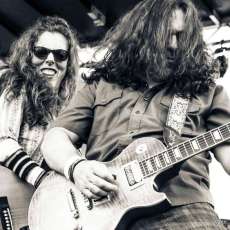 Carol Pacey & the Honey Shakers