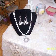 Glass pearls and crystal
