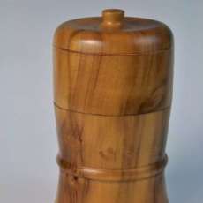 Myrtlewood lidded box
