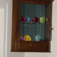 Hanging cabinet