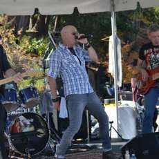 Rockin' at the Woofest Fundraiser
