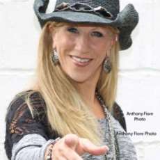 Robin DeLorenzo in Nashville