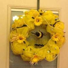 Buzzing Around Spring Wreath
