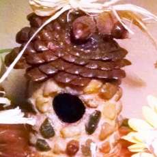 Cobble Stone Birdhouse