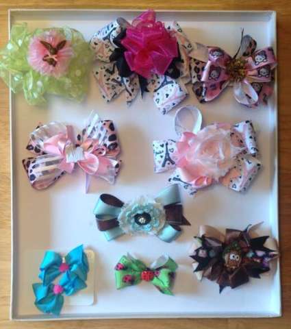 Chic and petite bows