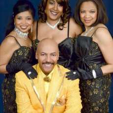 Dancing in the Streets - Hitchhike Back in Time: A Tribute to Motown