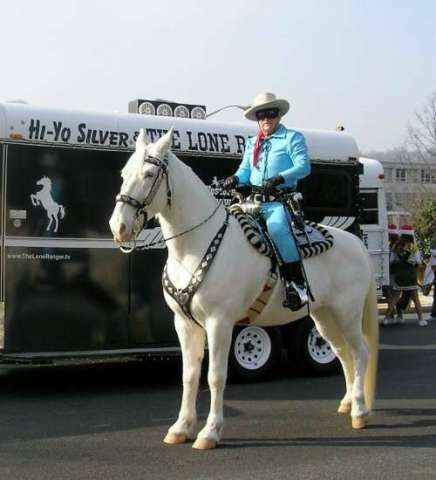 Prepairing for the Baltimore, Maryland Annual Christmas Parade