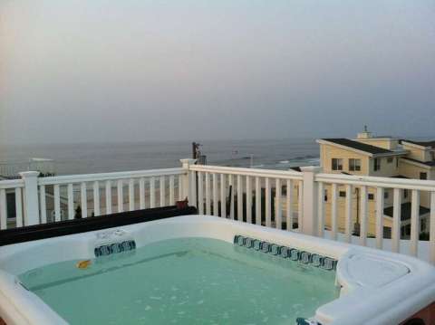 Hot Tub over looking the Atlantic Ocean and under the beautiful stars nightly.