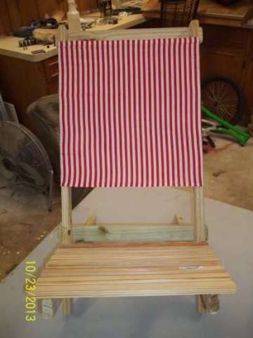 Small red and white striped cloth chair