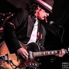 Tomcat performs at Dark Songs Concert