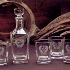 Barware: glasses, mugs and tankard