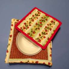 Microwaveable Strawberry Stripe Bowl potholder