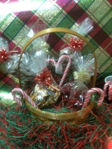 nut & candy love basket (unwrapped)