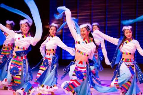 Chinese dancers at Soka's International Festival