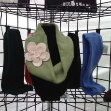 cashmere scarf with flower pin