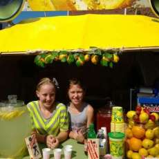 LemonadeFace Wears Different Signage at some Fairs