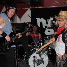 Mullet Over - 80's attire