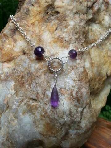 Sterling Siver Neclace With Amethyst Stones