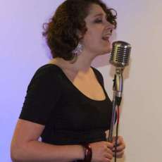 Lizi Sings at Social Dance