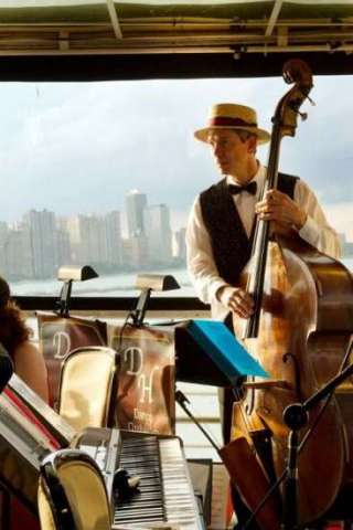 Different Hats Jazz Band Plays Chicago Harbour