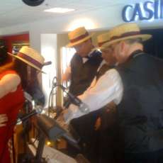 Casio Gig with Dixieland Band