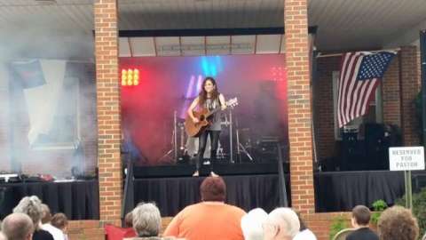 Melinda Chaney Stage Trailer For Outdoor Events