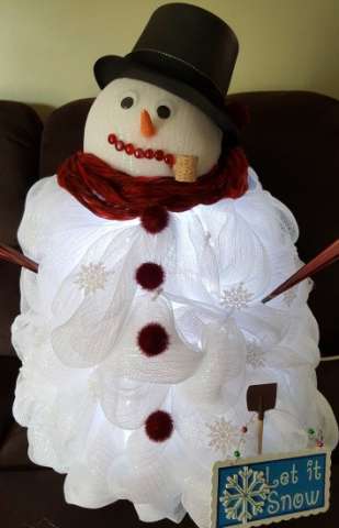 Deco Mesh Lighted Frosty the Snowman Approx 3.5 Feet Tall