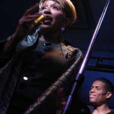 Gigging with Stanley Jordan at Trumpets Jazz Club