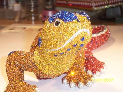 Cast acrylic Lizard