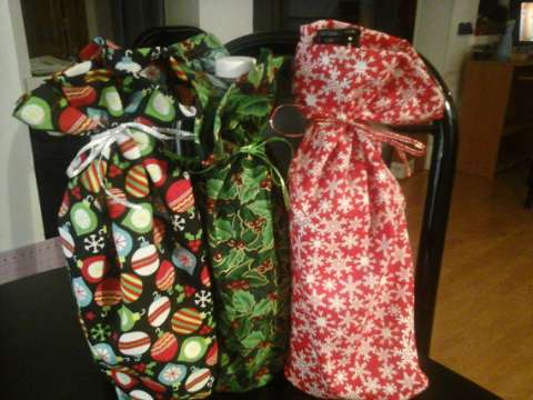 Holiday wine bottle bags
