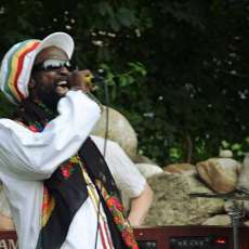 Join the Revolution !