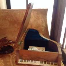 Piano Music Box