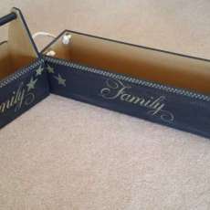 SAUCE BOTTELS BOX & CENTERPIECE