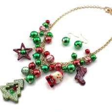 Fne4255 $11.00 Set. Christmas Necklace and Earring Set. Available Oct 11th